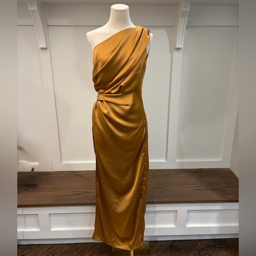 Petal & Pup Nadia Satin One-Shoulder Gold Dress Size Medium 8 Bronze - Picture 4 of 6